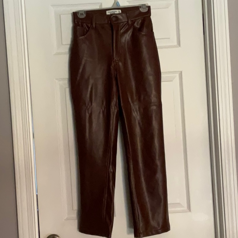 Abercrombie and Fitch Vegan Leather Curve Love 90s straight pants
